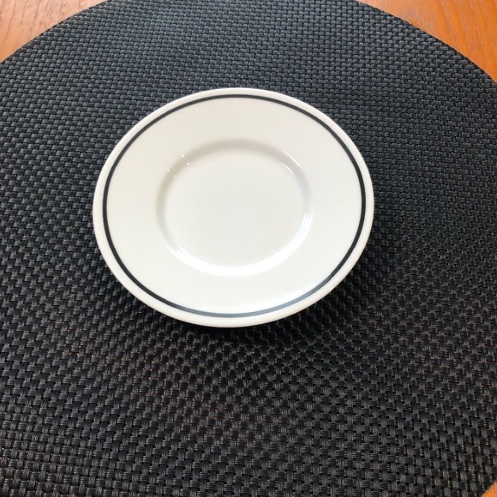 Sasaki Metropolis Black Saucer/Fine China